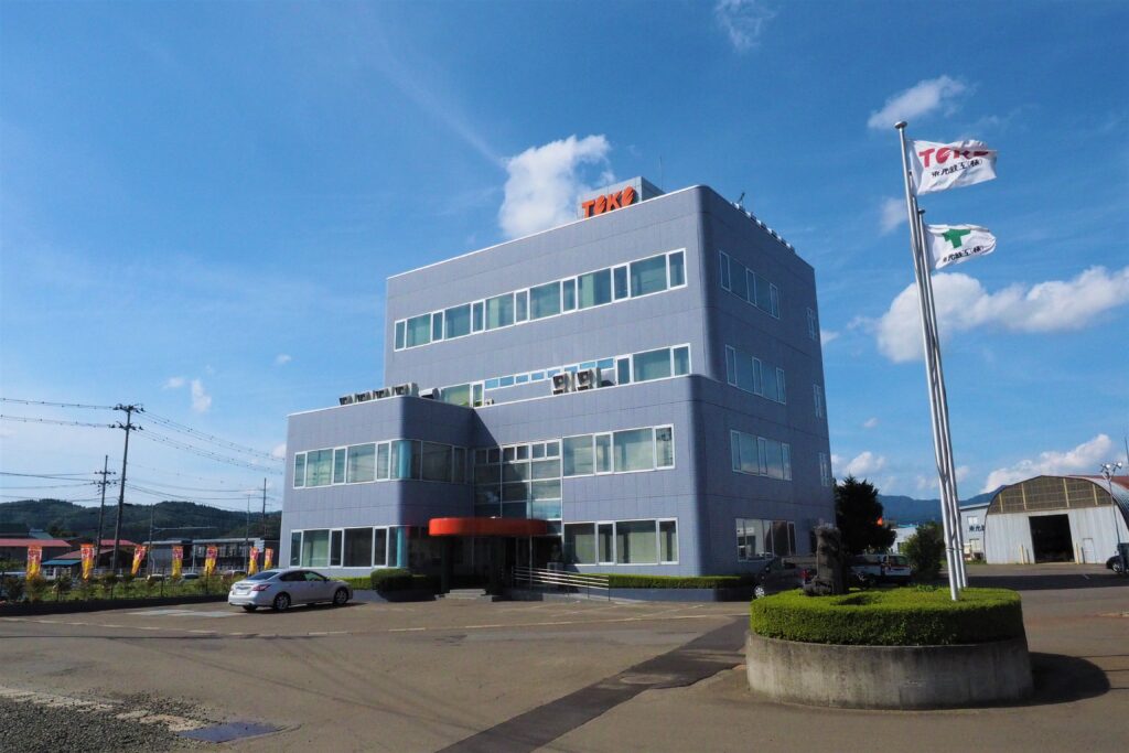 東光鉄工株式会社のロゴ